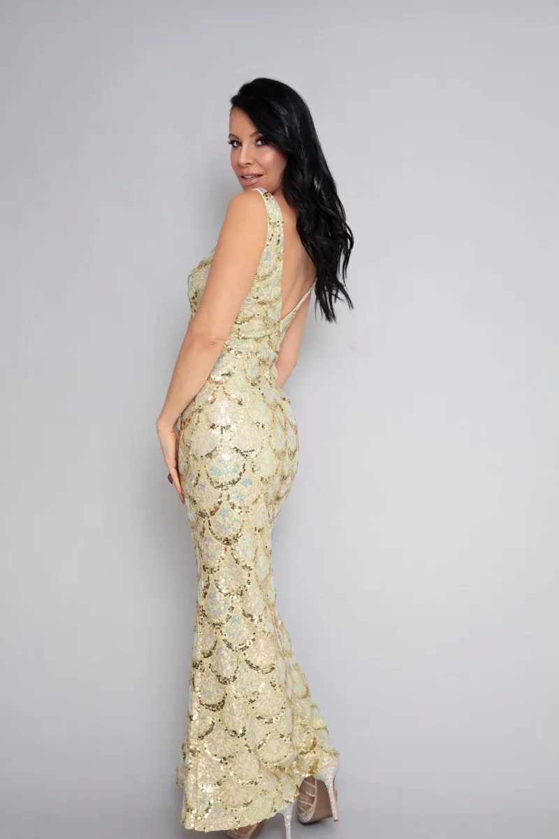 Kristina D., commercial and lifestyle model in Orange county / San Dieg (portfolio photo 10)